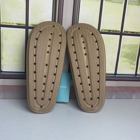 Mesh Beach Comfy Anti-Slip Pillow Slides - Picture 2 of 4